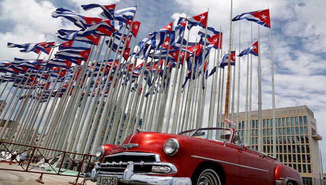 As the number of immigrants increases, the US embassy in Cuba reopens visa services and consular services.